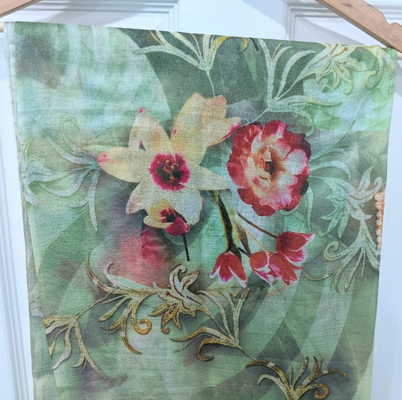 Soft Silk Blend Scarf - Floral Print - Picture 3 of 4